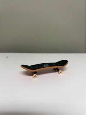Tech Deck Flip Skateboards Matt Berger Fingerboard 96mm Red Skateboard